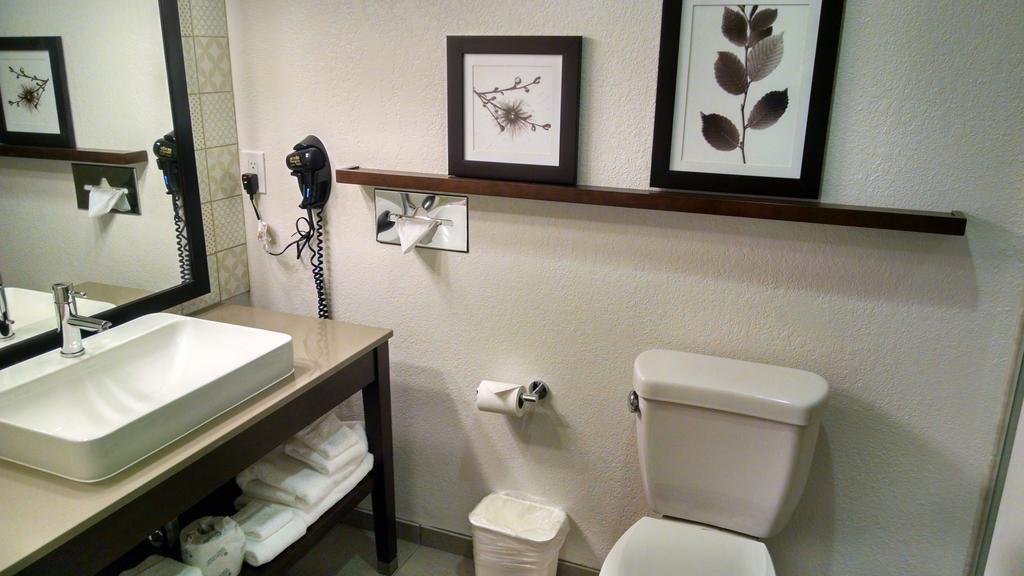 Country Inn & Suites By Radisson, Chippewa Falls, Wi Habitación foto